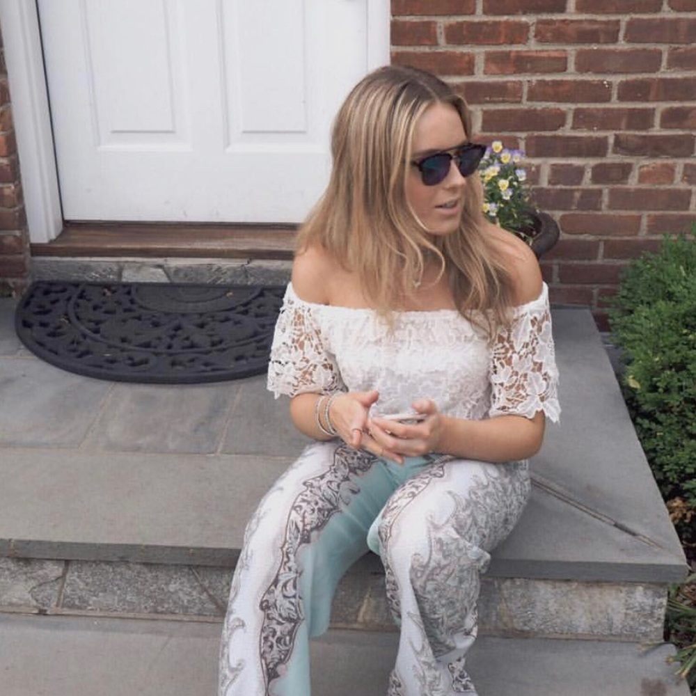 BCBG Maxaria Flowy patterned pants